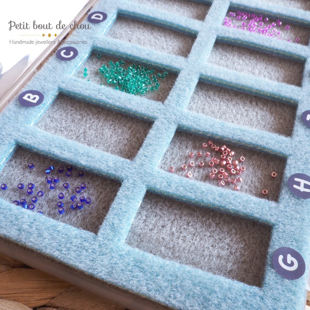 Boite de transport avec tapis de perlage nomade/ palette nomade /tapis à perler de voyage / plateau tissage perles/organiseur perles